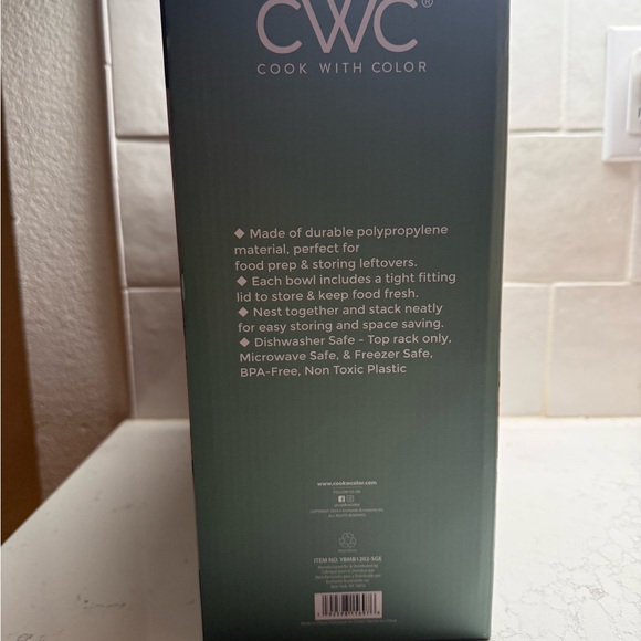 CWC Mixing Bowl Set with Lids - Picture 6 of 6